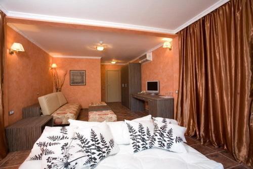 Rusalka Holiday Village Kamen Bryag Bagian luar foto